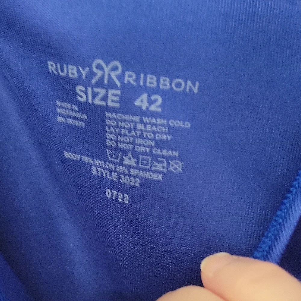 Ruby Ribbon Blue Shaping Tank - Picture 2 of 2